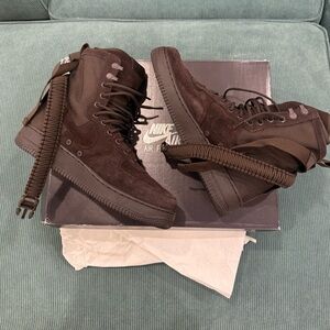 Nike SF Air Force 1 High - Velvet Brown